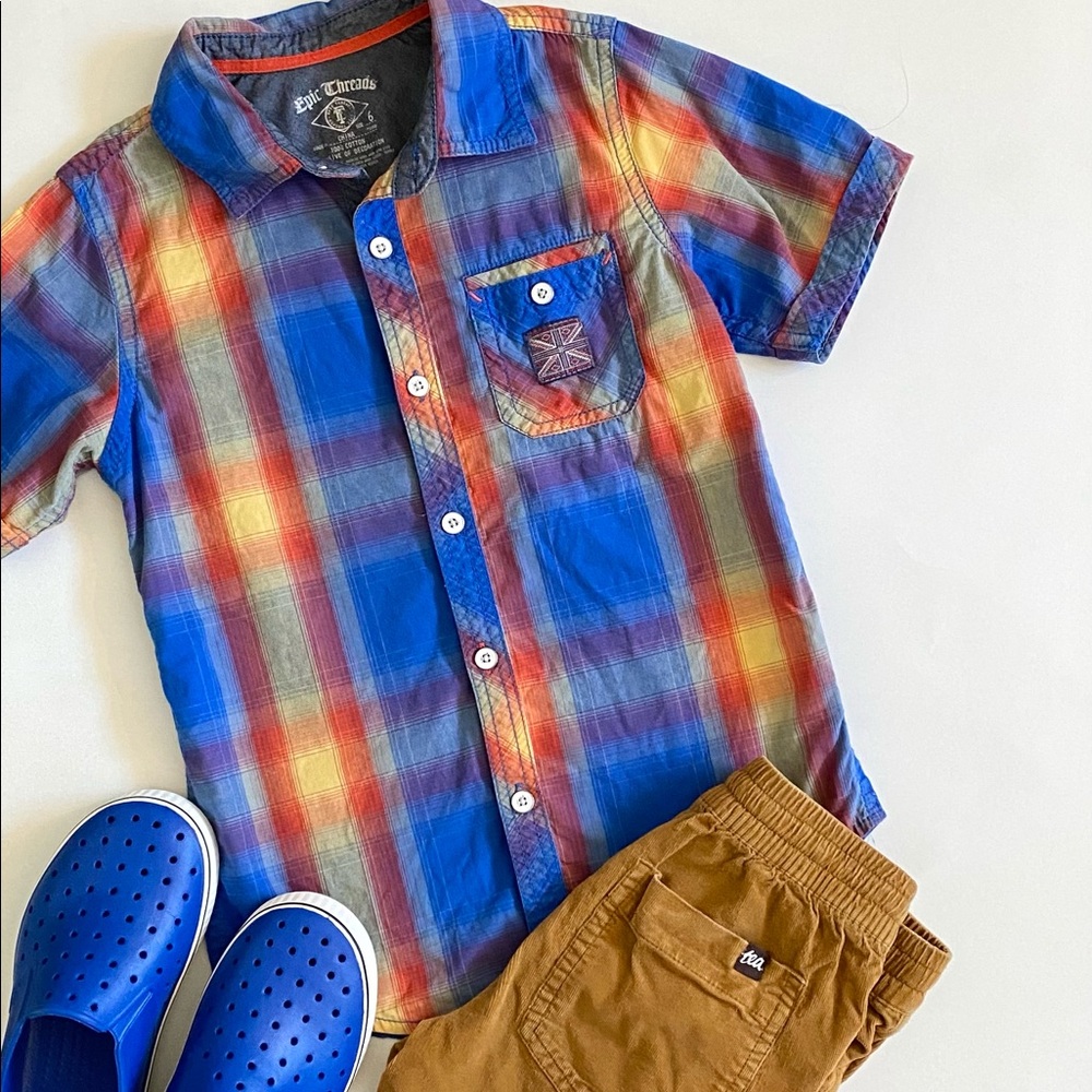 Epic Threads Plaid Top 6